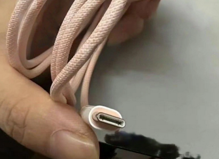 宿迁苹果15维修店分享iPhone15USB-C数据线长啥样